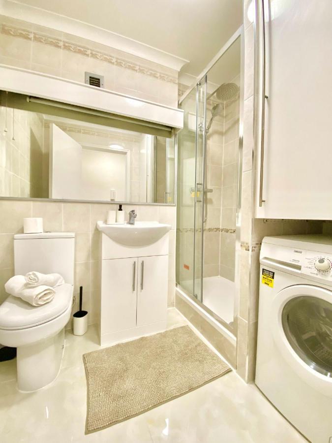 - Balcony- Kensington-24 7 Security * London