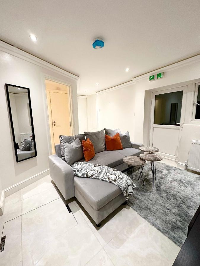 Modern Single In Kensington London