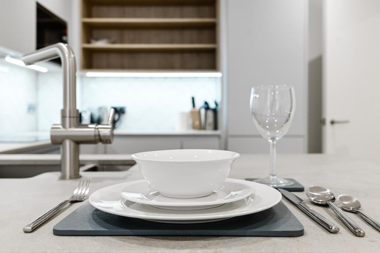 Khayat Homes - The Owelor - Two Bed Leilighet *