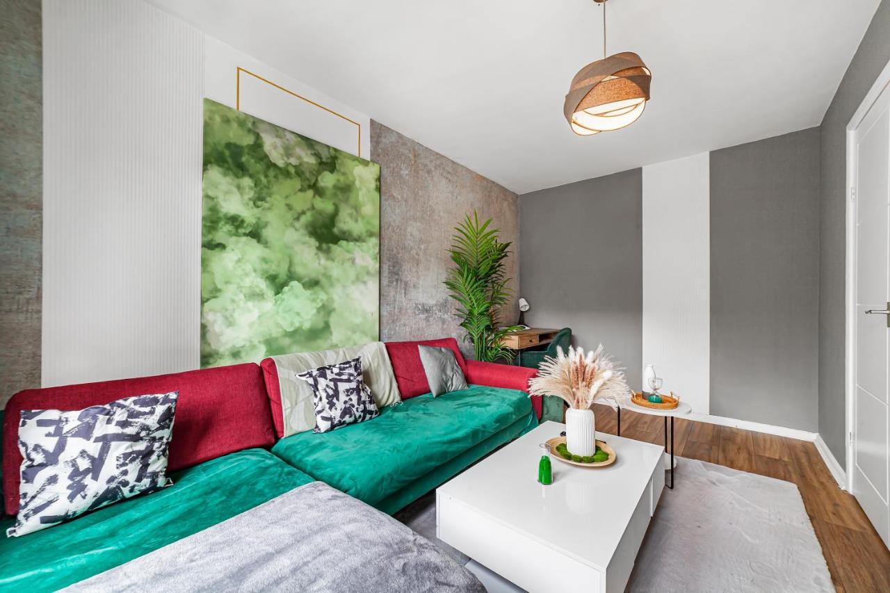 Apartment 1bed W/ Hot Tub & Garden
