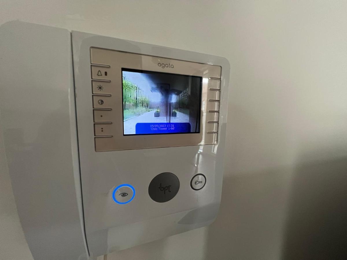 Apartment Modern 2br 2ba Wparking Sleeps 6 Comfortably *