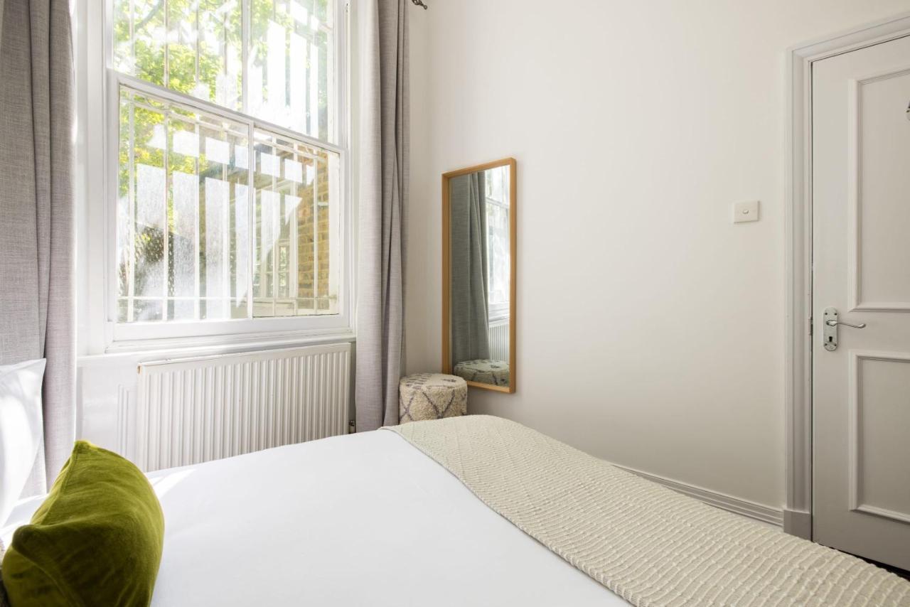 Apartment Spacious With Office & Rear Terrace London