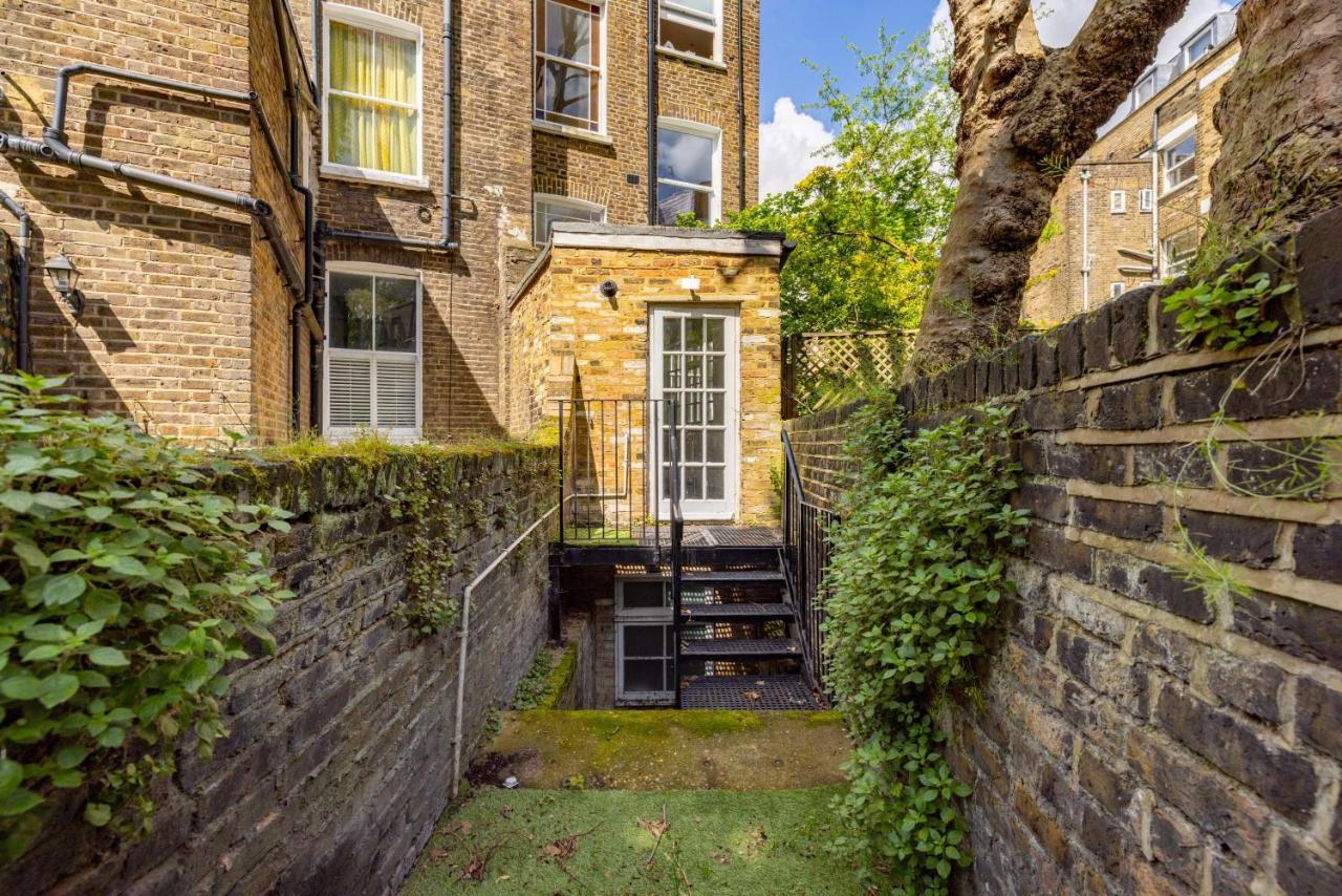 Spacious With Office & Rear Terrace Apartment London