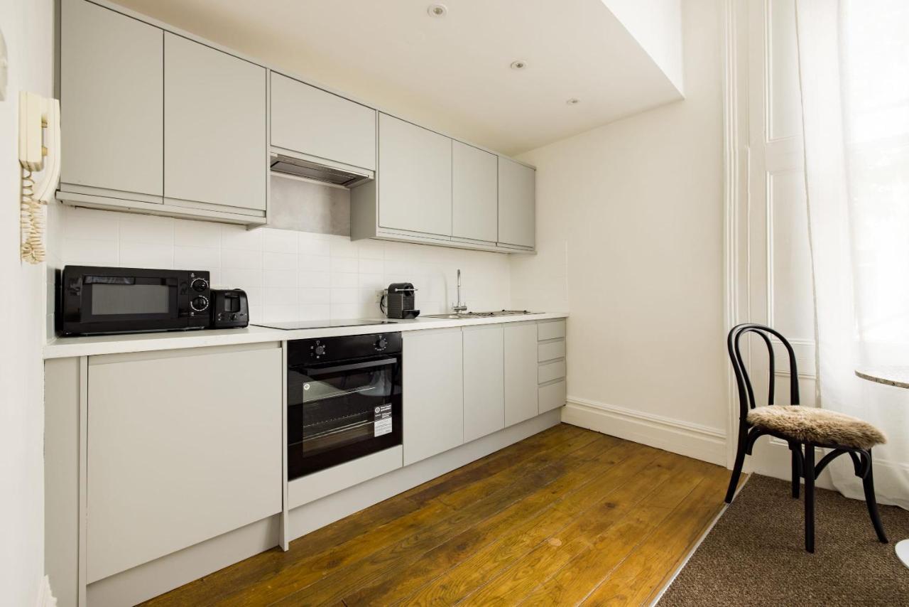 Apartment Spacious With Office & Rear Terrace *