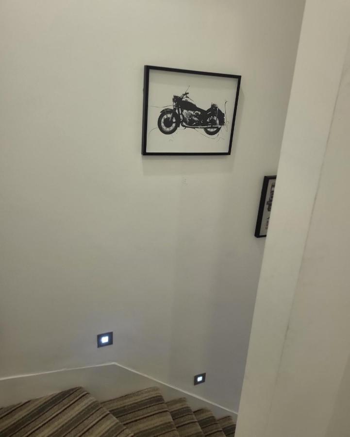 Apartment 2 Bedrooms 2 Baths, 3 Toilets Excel And City Airport O2 Sleeps Up To 5,