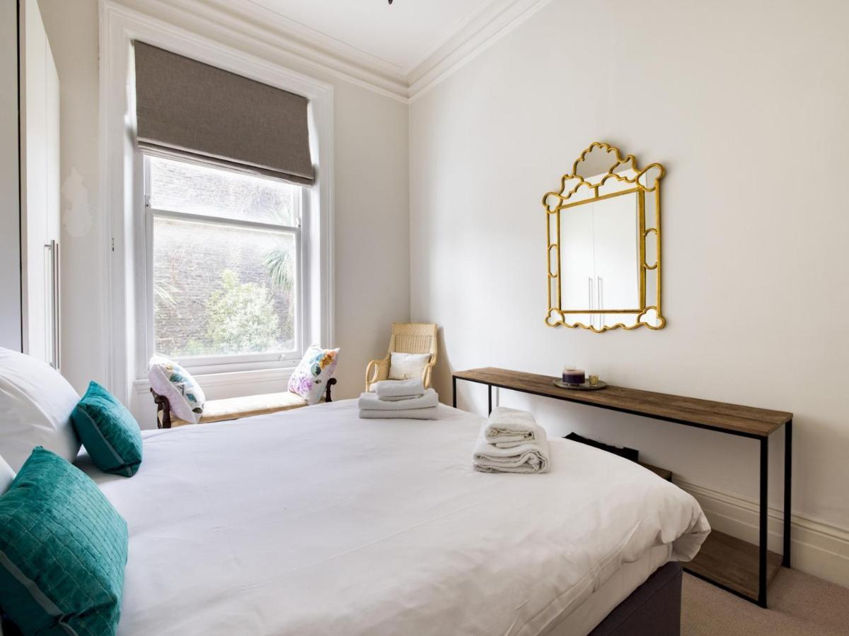 Cosy 1 Bedroom Flat Centrally Located In Chelsea Apartment
