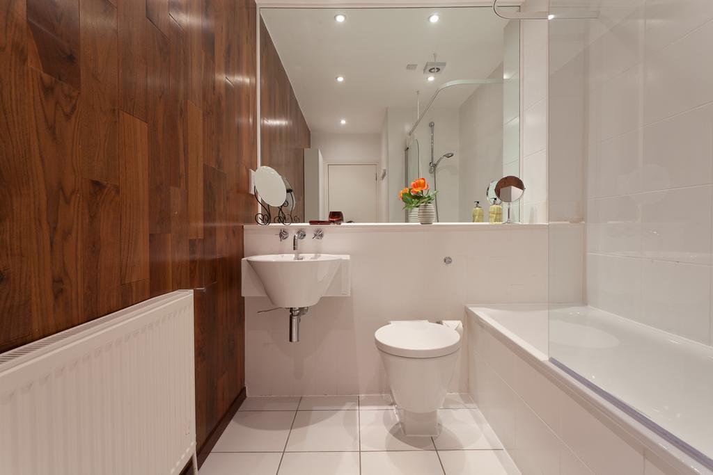 118 Brondesbury Road * Londen