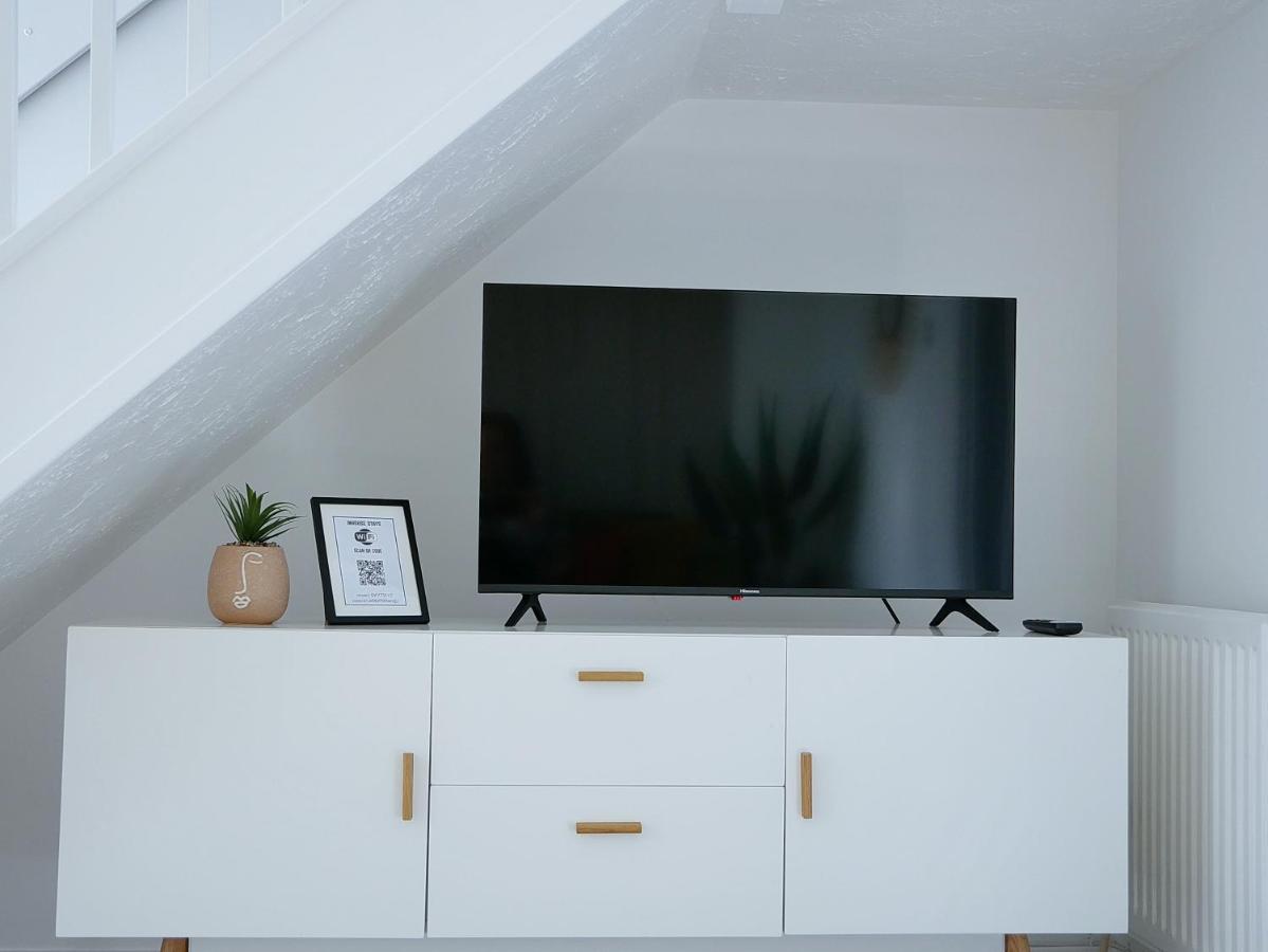 East House Near Tube With Parking Holiday home London