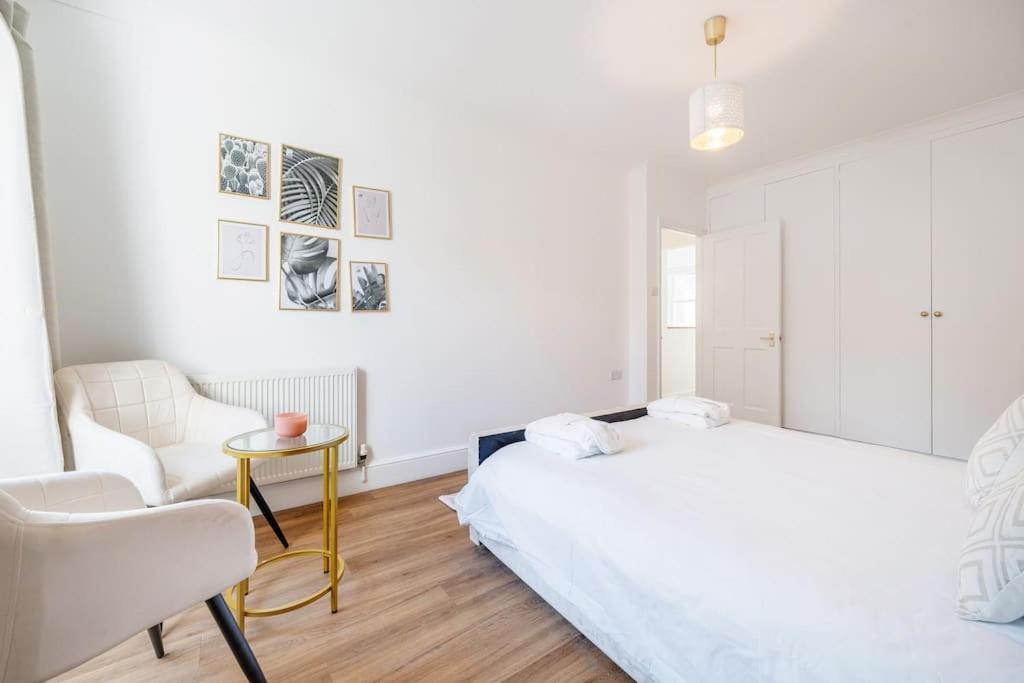 Ferienhaus House 10 Mins To Tower Bridge Hot Tub & Parking *