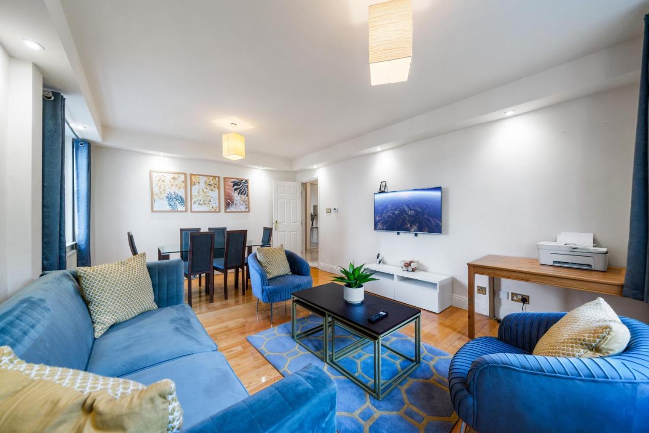 Terrific 2 Bed 2 Bath Apt With Gym & Roof Terrace -12 Mins From