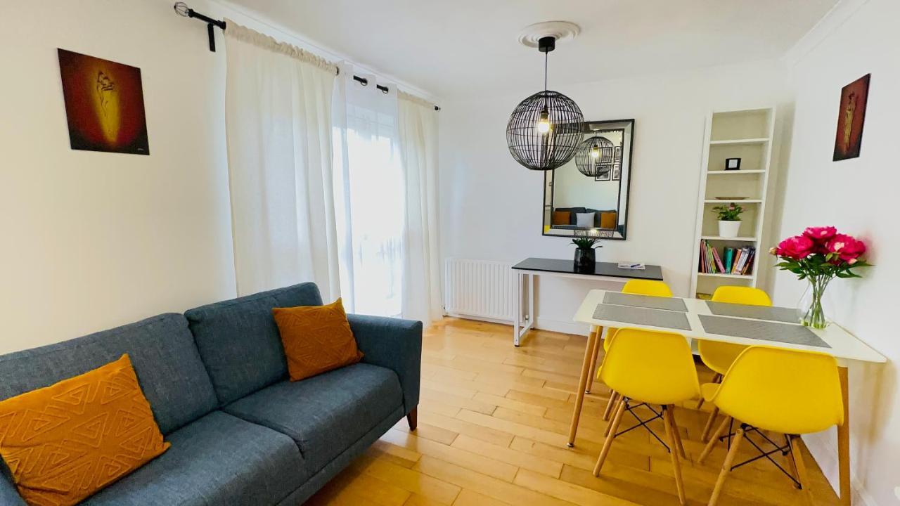 Apartment Amazing Location - Of London- 2 Bedroom Stunning Canal View House With Private Garden,parking & Balcony *