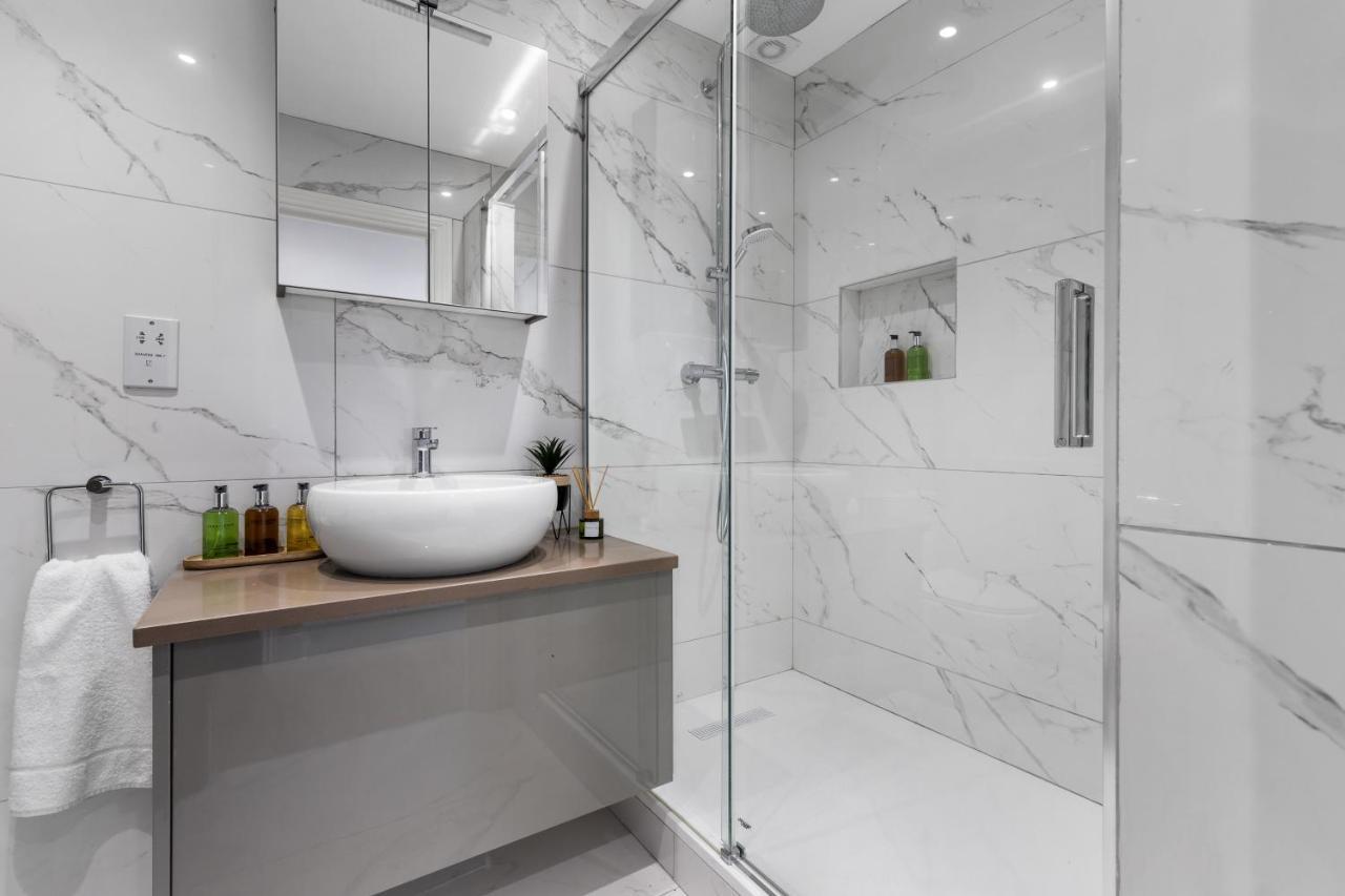 Apartamento Stylish & Spacious 3 Bed With Fast Wifi, Close To Tube & Wembly *