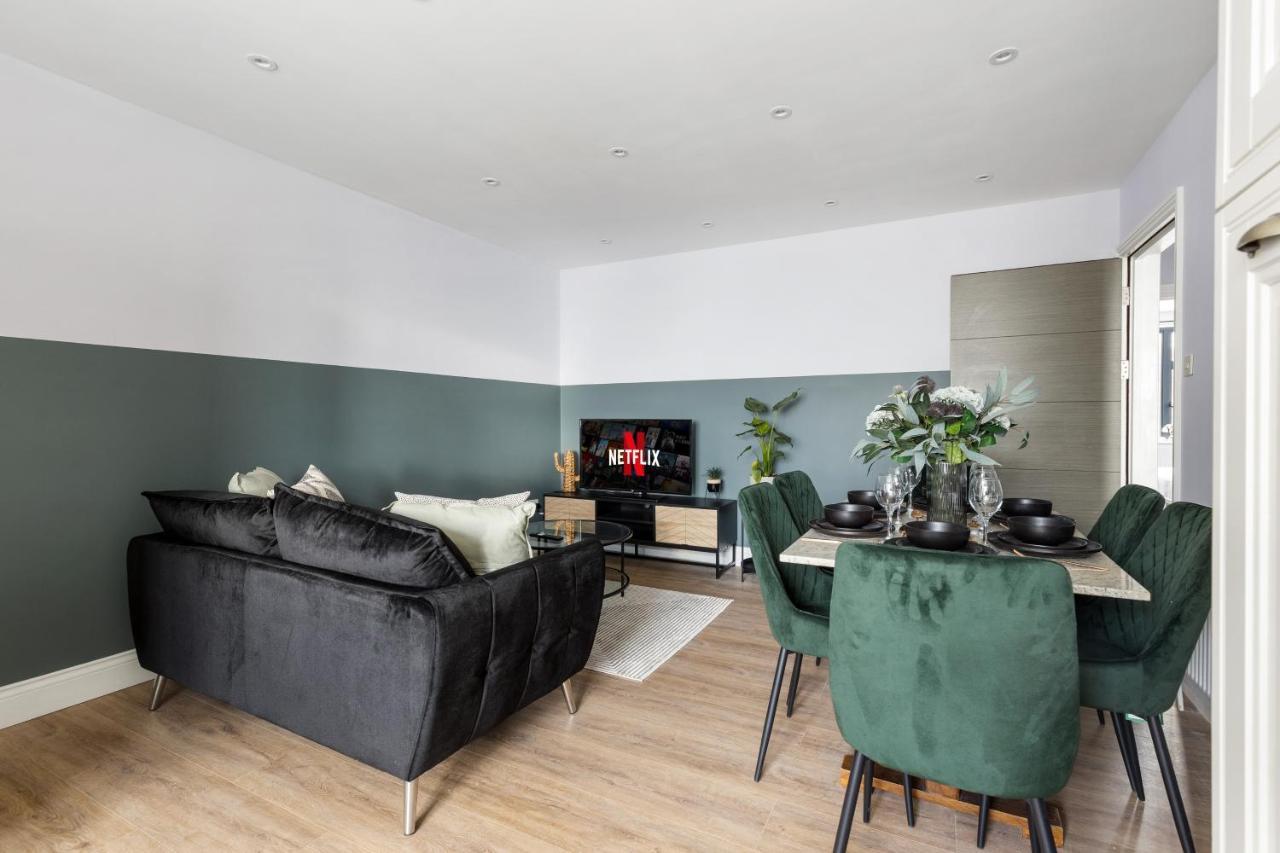 Stylish & Spacious 3 Bed With Fast Wifi, Close To Tube & Wembly * Londres