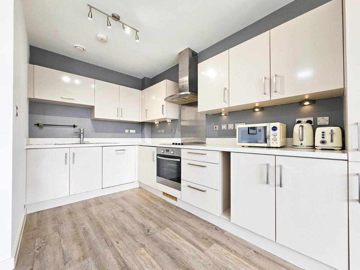 Centrally Located Spacious Flat Near Canary Wharf *