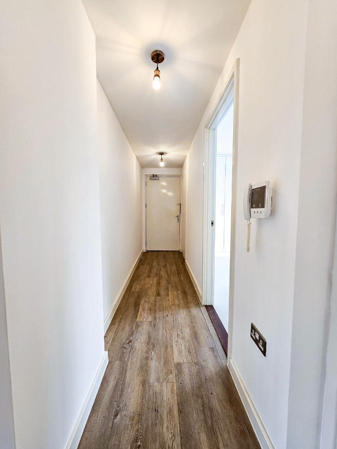 Centrally Located Spacious Flat Near Canary Wharf * London