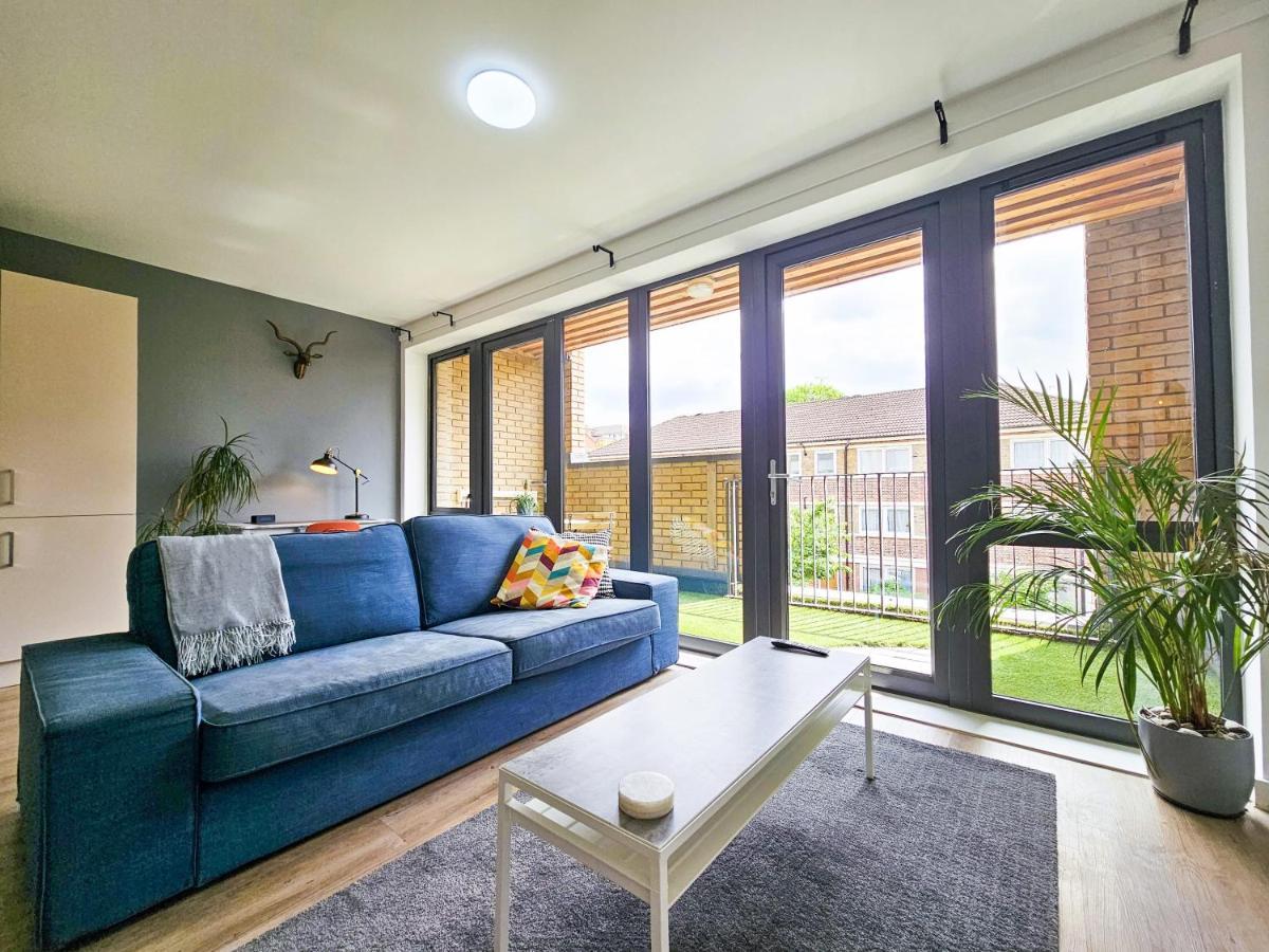 Apartment Centrally Located Spacious Flat Near Canary Wharf London