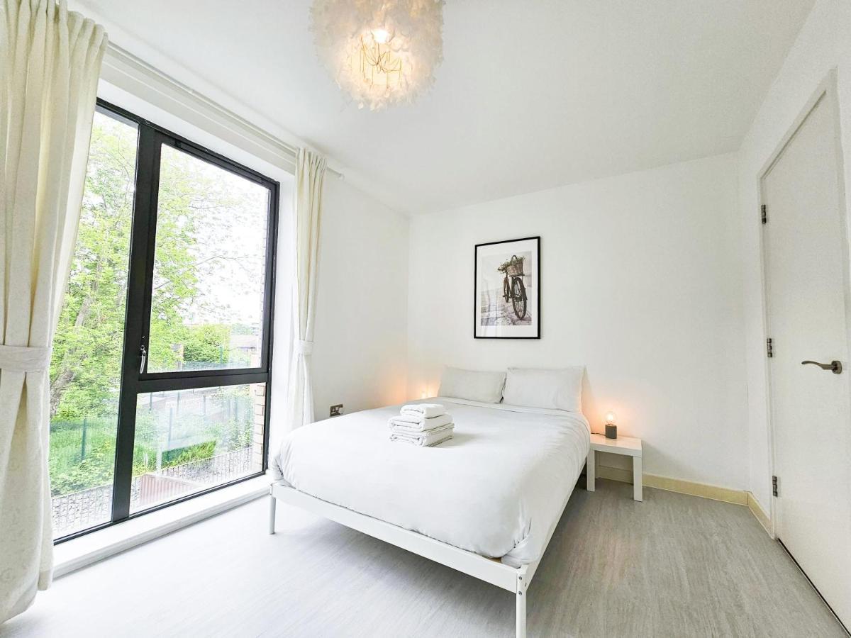 Centrally Located Spacious Flat Near Canary Wharf Apartment *