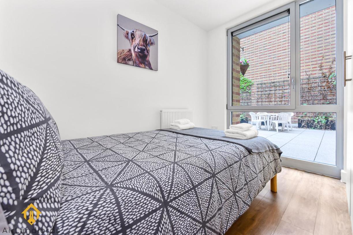 Exclusive 3 Bed 3bath Penthouse Near Canary Wharf Leilighet London