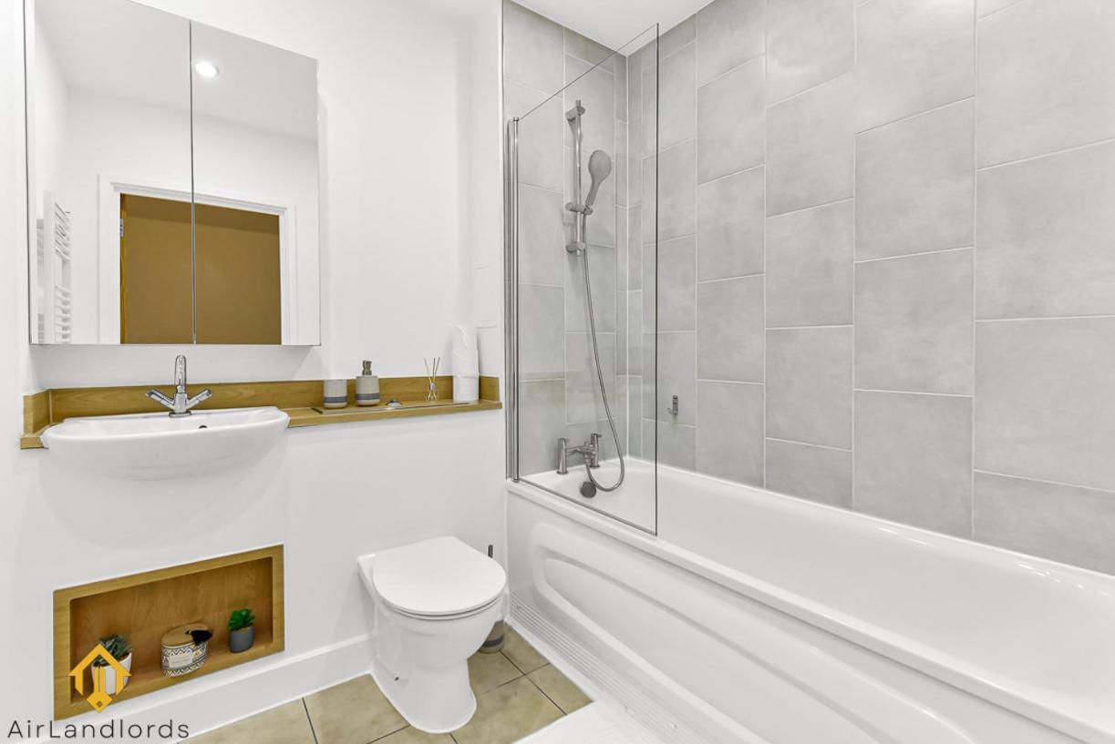 Exclusive 3 Bed 3bath Penthouse Near Canary Wharf Leilighet