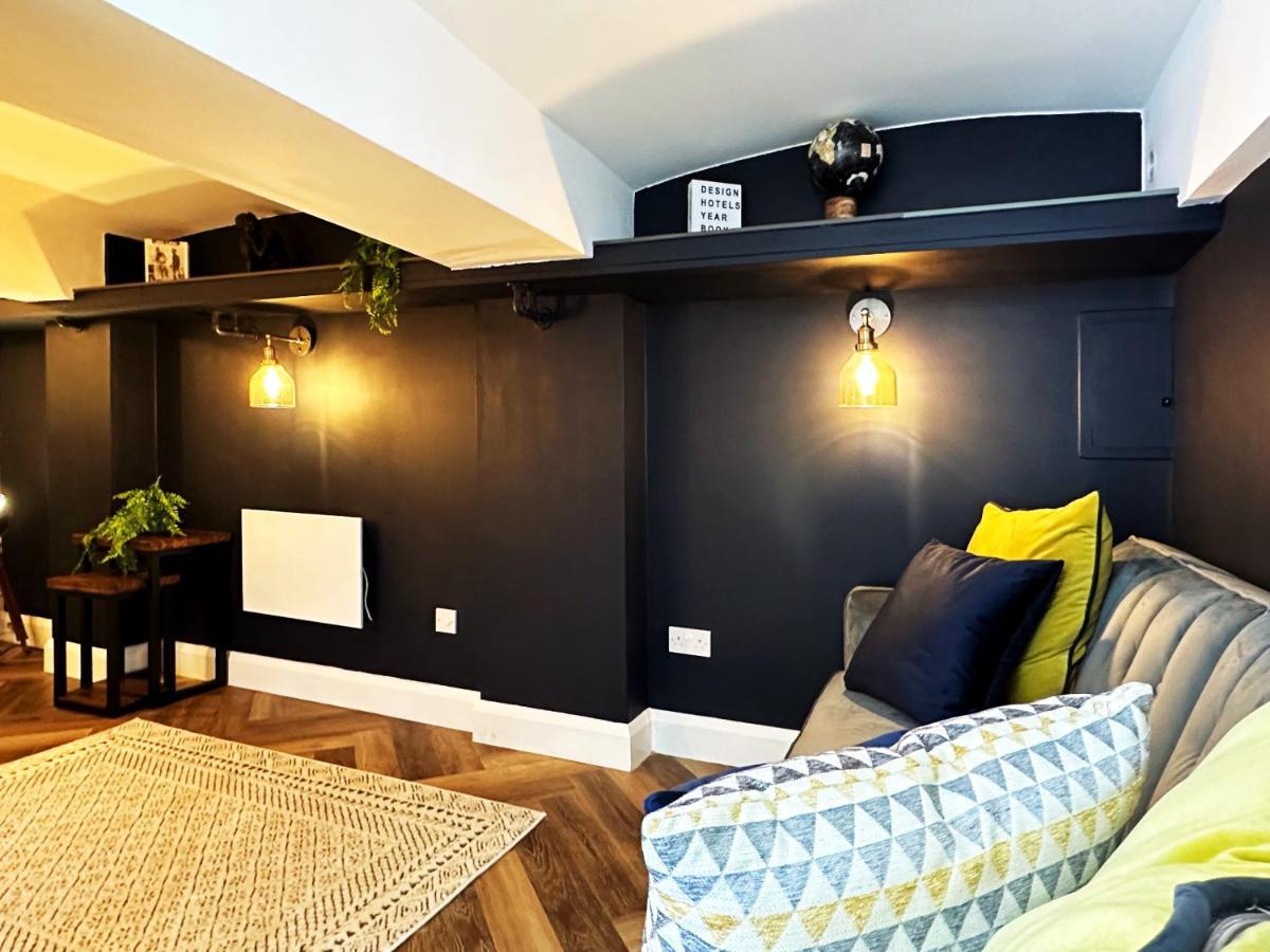 Liam Place Near Hyde Park - 1 Double Bed, 1 Sofa Bed, Spacious Apartment, Private Entrance Apartamento
