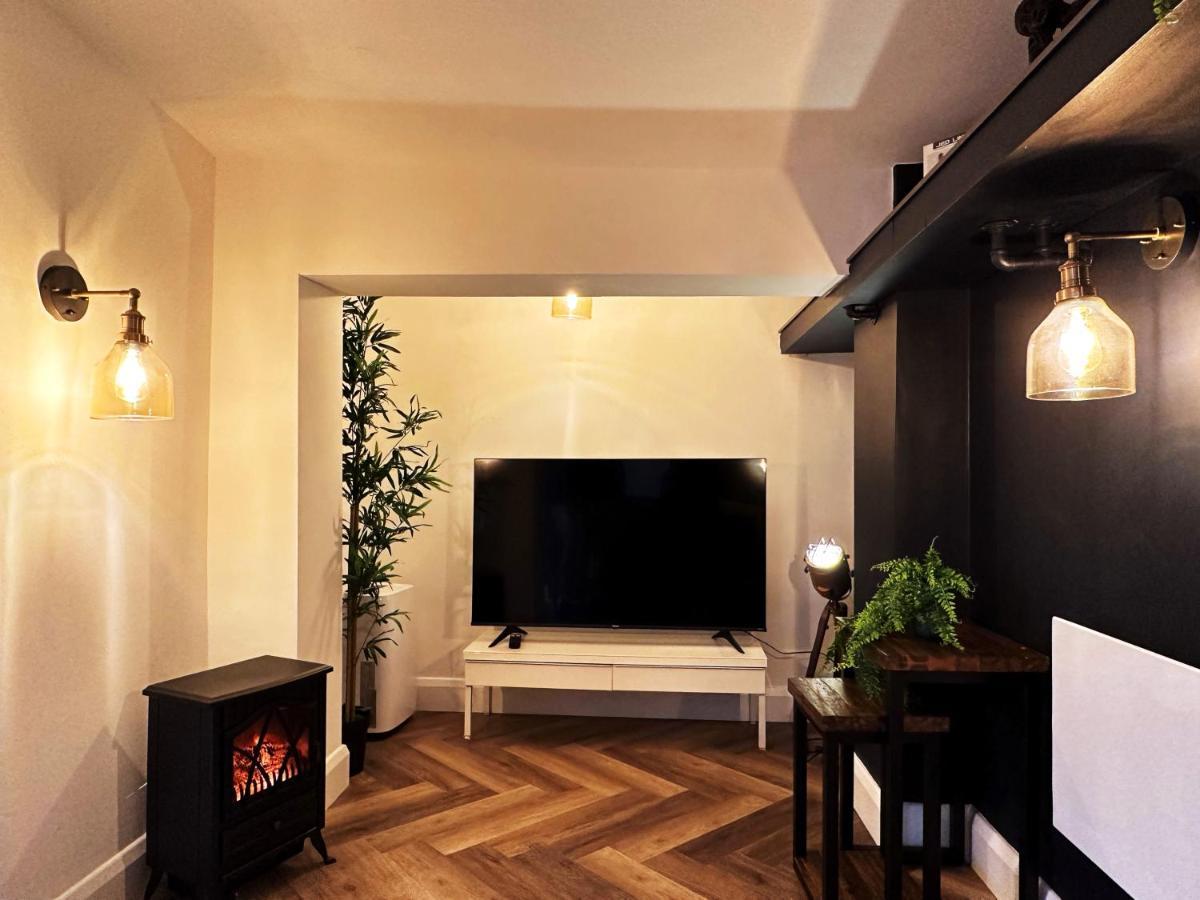 Liam Place Near Hyde Park - 1 Double Bed, 1 Sofa Bed, Spacious Apartment, Private Entrance Londres