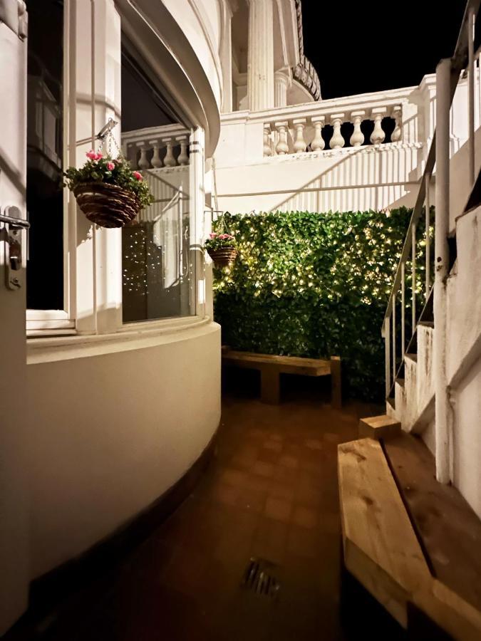 Liam Place Near Hyde Park - 1 Double Bed, 1 Sofa Bed, Spacious Apartment, Private Entrance Apartamento *