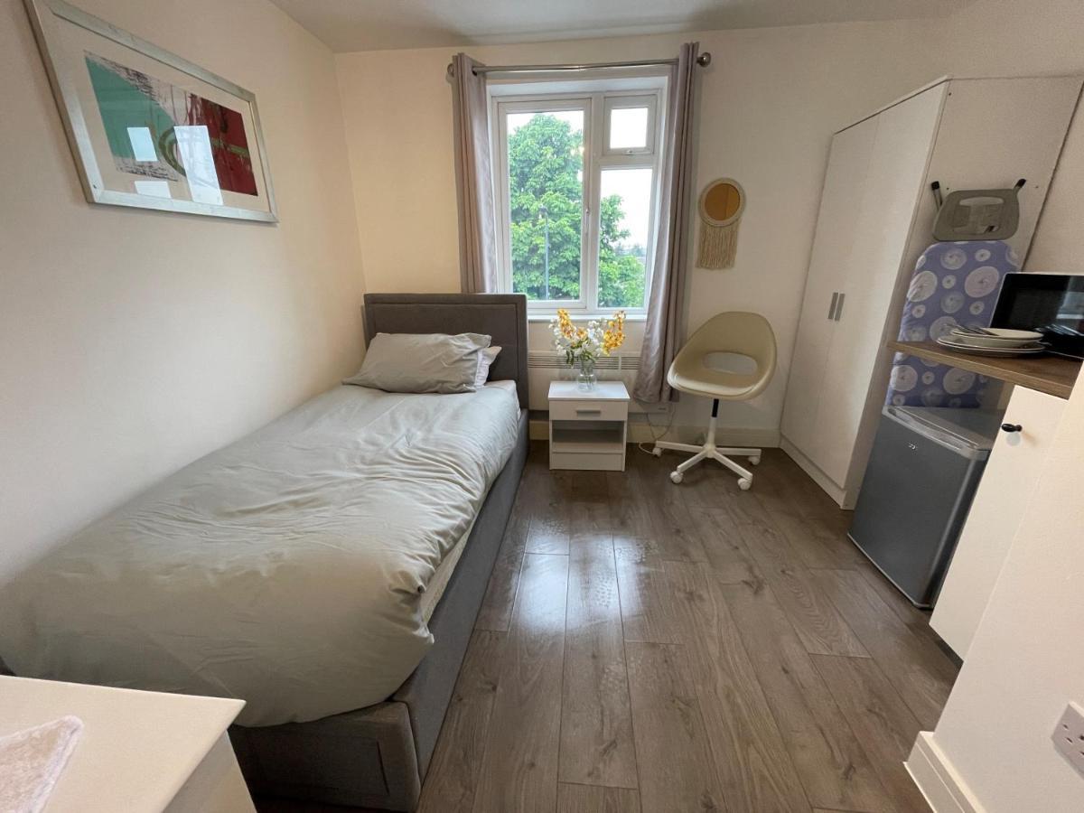 Homestay Letzi Private En-suite Near Wembley