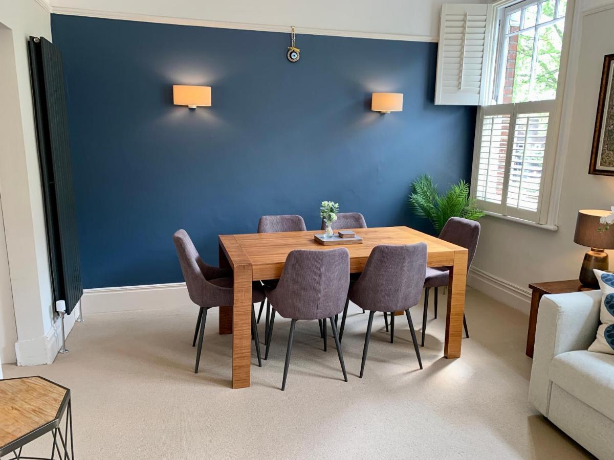 Lovely Newly Refurbished In Battersea
