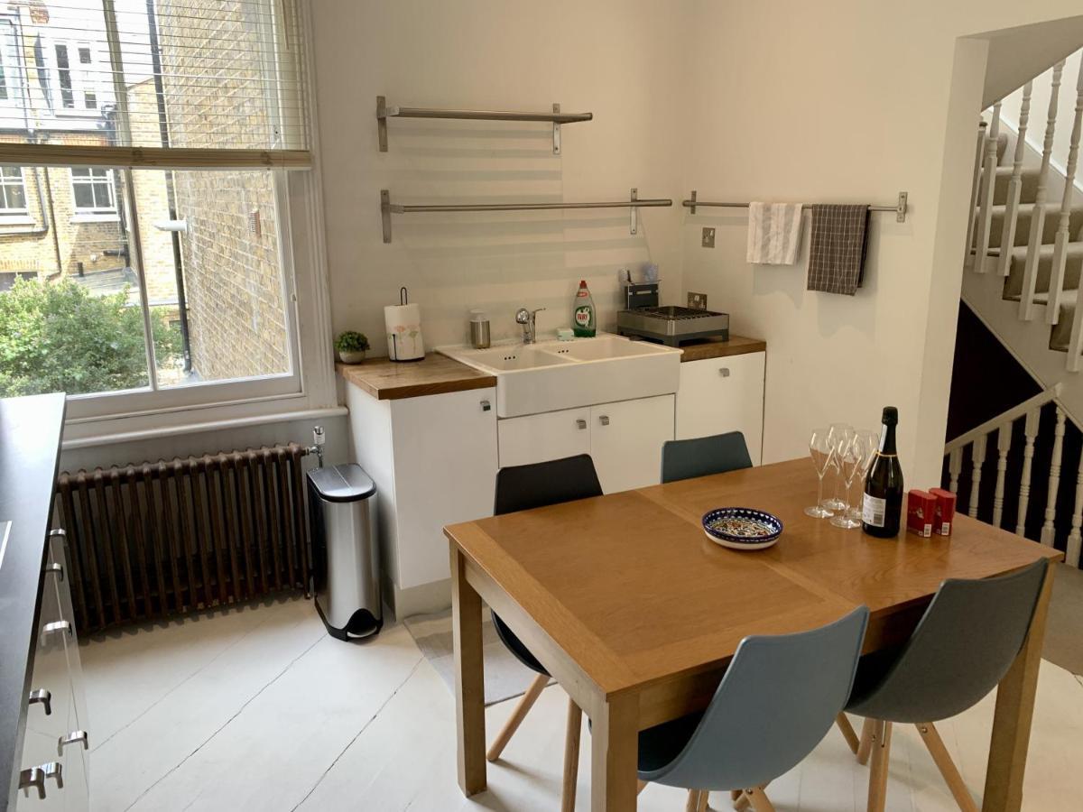 Lovely Newly Refurbished In Battersea Leilighet London