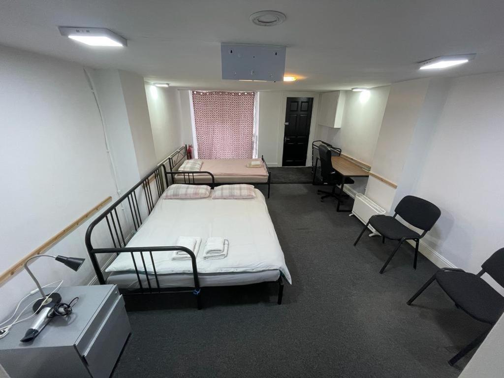 2 Mins To Euston Station, Triple Bedroom With Private Bathroom C Frühstückspension *