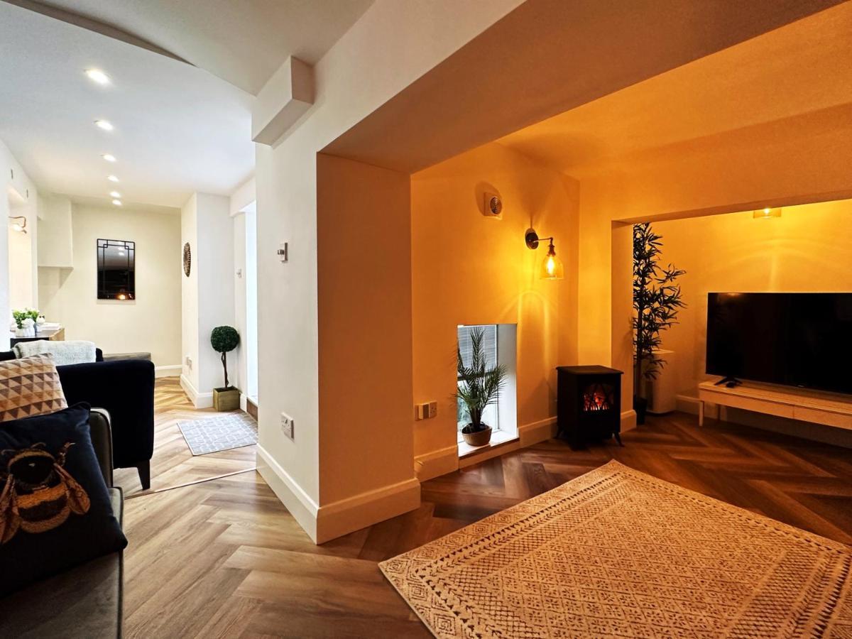 Liam Place Near Hyde Park - 1 Double Bed, 1 Sofa Bed, Spacious Apartment, Private Entrance Apartamento *