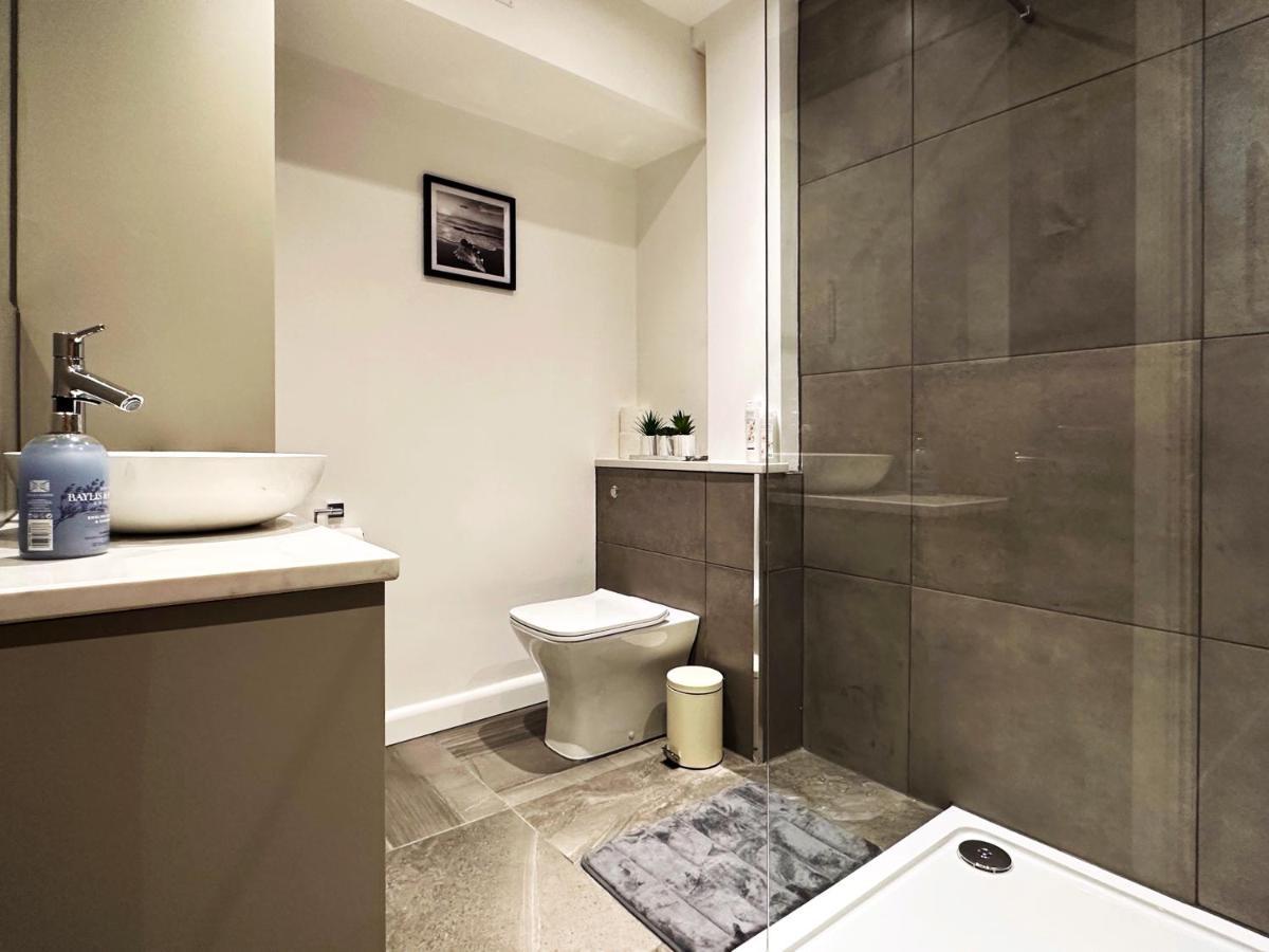 Liam Place Near Hyde Park - 1 Double Bed, 1 Sofa Bed, Spacious Apartment, Private Entrance Londres