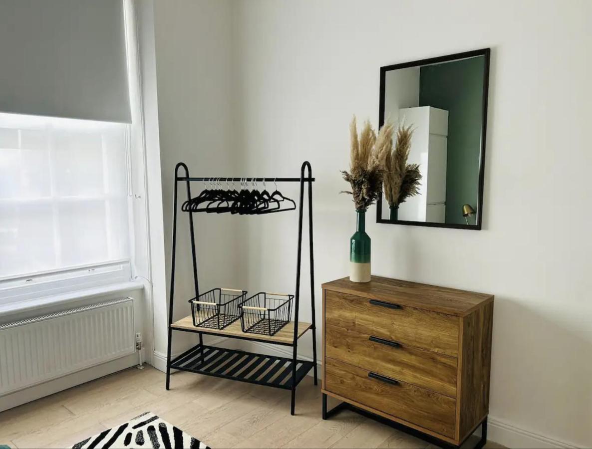 Gorgeous Split Level Belsize Park Apartment *