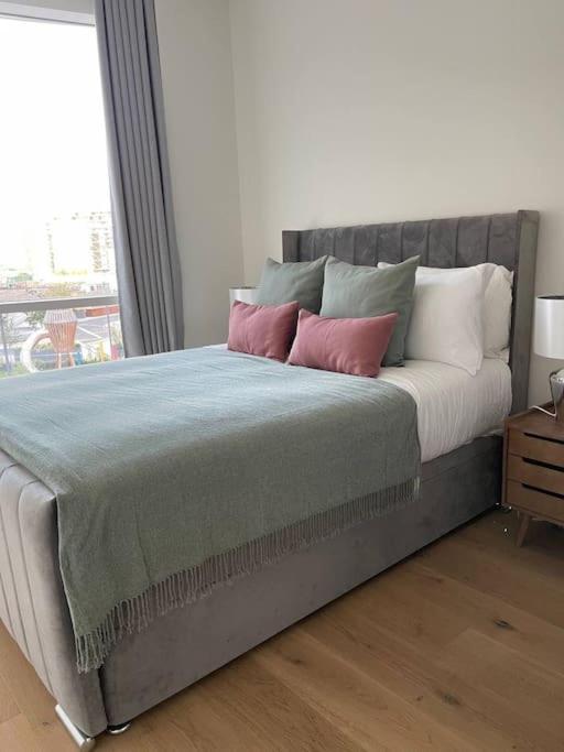 Luxury 3 Bed 3 Bath In Central Leilighet London