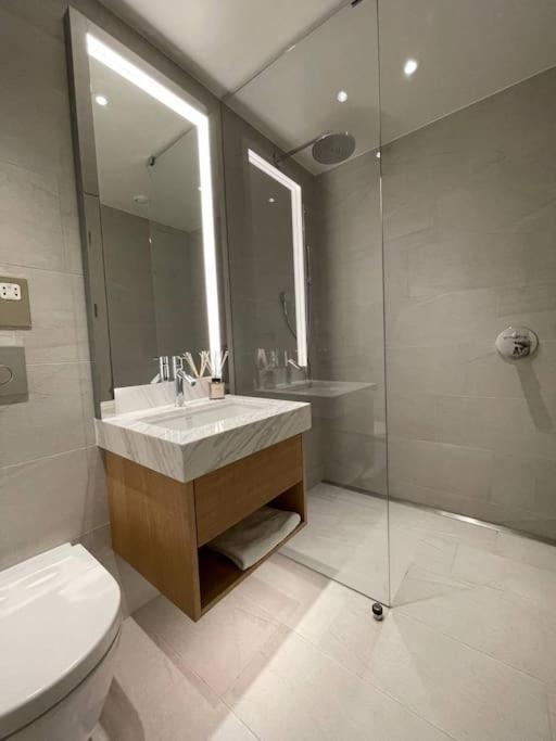 Leilighet Luxury 3 Bed 3 Bath In Central