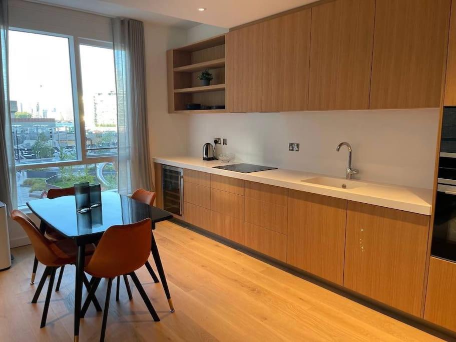 Luxury 3 Bed 3 Bath In Central London