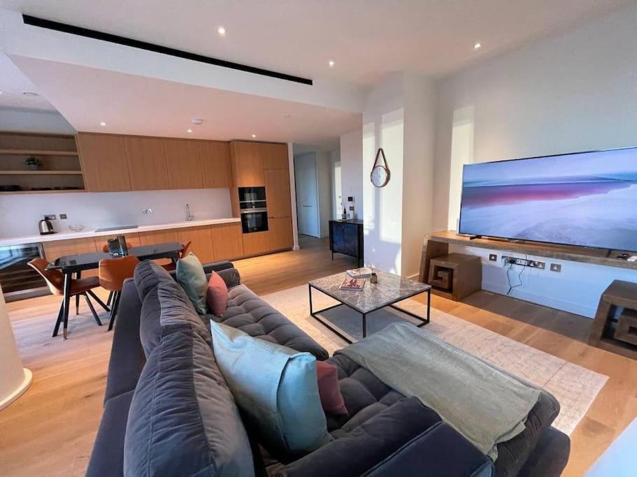 Leilighet Luxury 3 Bed 3 Bath In Central *