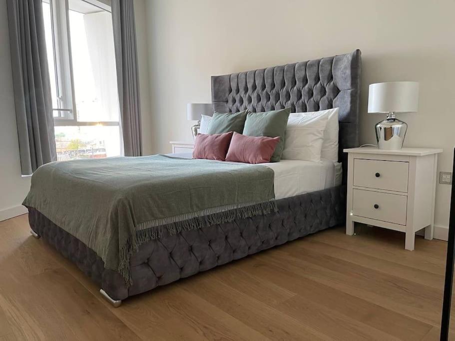 Luxury 3 Bed 3 Bath In Central London