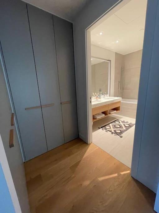 Luxury 3 Bed 3 Bath In Central