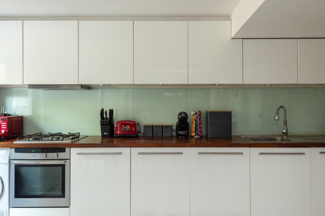 Spacious 2 Bedroom In Camden London