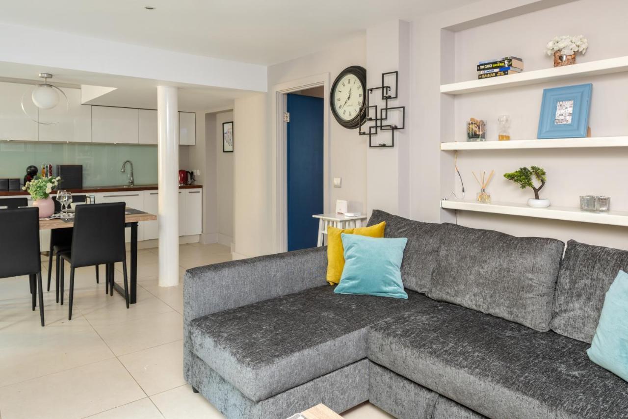 Spacious 2 Bedroom In Camden Apartment *