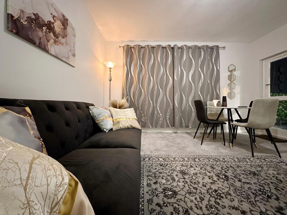 Leilighet Zoey Place Near Thames River - 2 Double Beds, 1 Single Bed, Spacious, Ideal For Families *