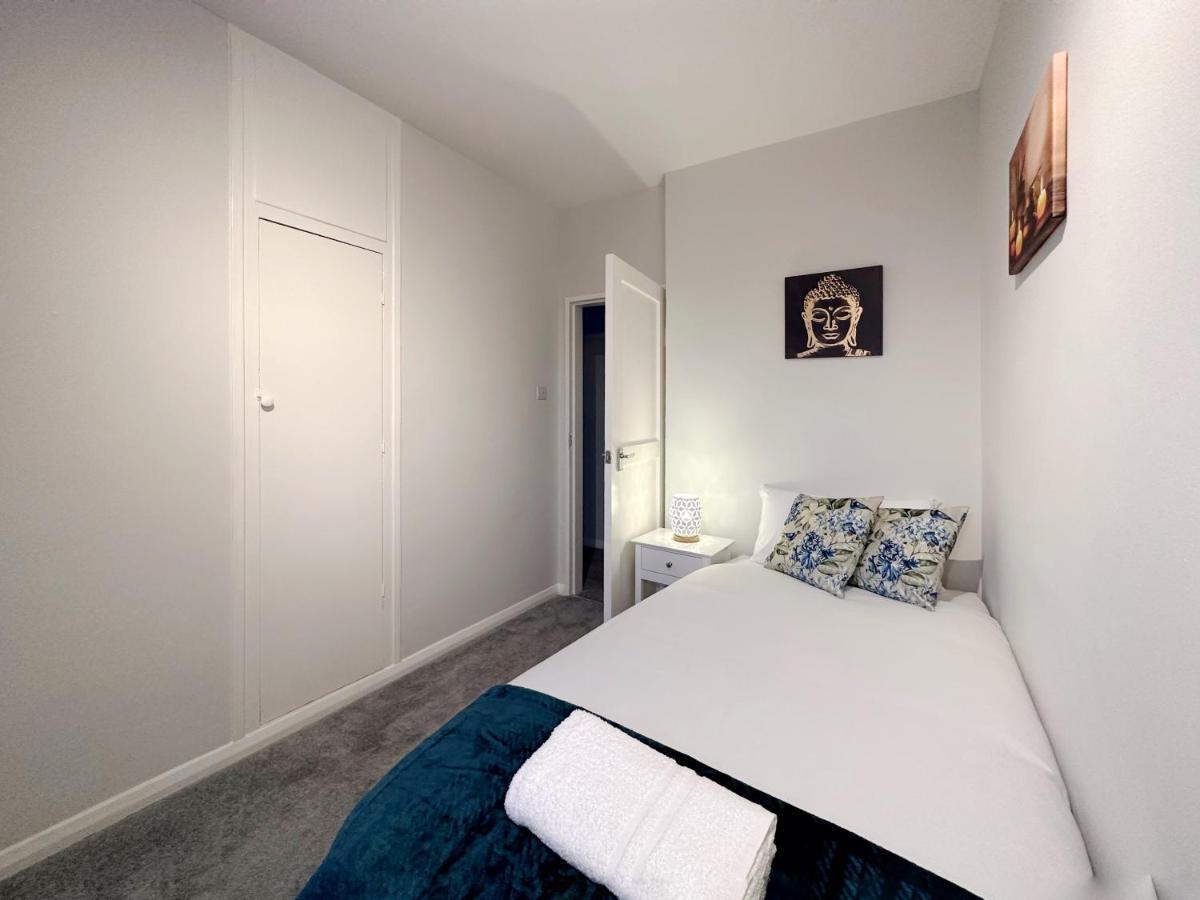 Zoey Place Near Thames River - 2 Double Beds, 1 Single Bed, Spacious, Ideal For Families Leilighet *