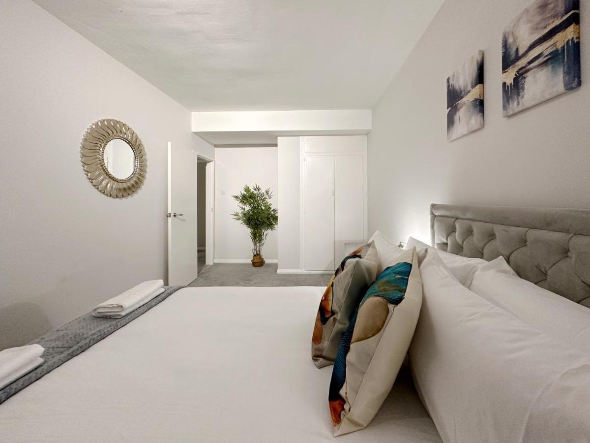 Zoey Place Near Thames River - 2 Double Beds, 1 Single Bed, Spacious, Ideal For Families Leilighet *