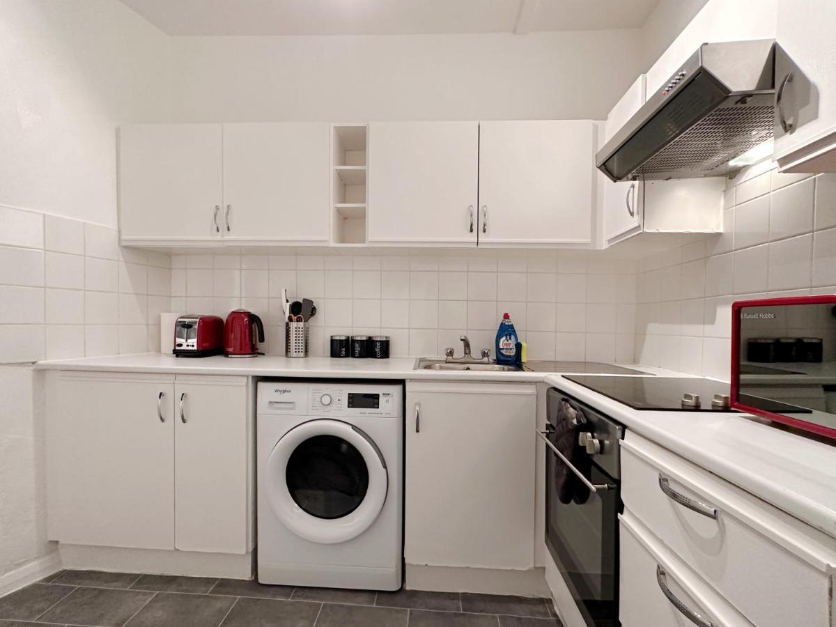 Zoey Place Near Thames River - 2 Double Beds, 1 Single Bed, Spacious, Ideal For Families Leilighet London