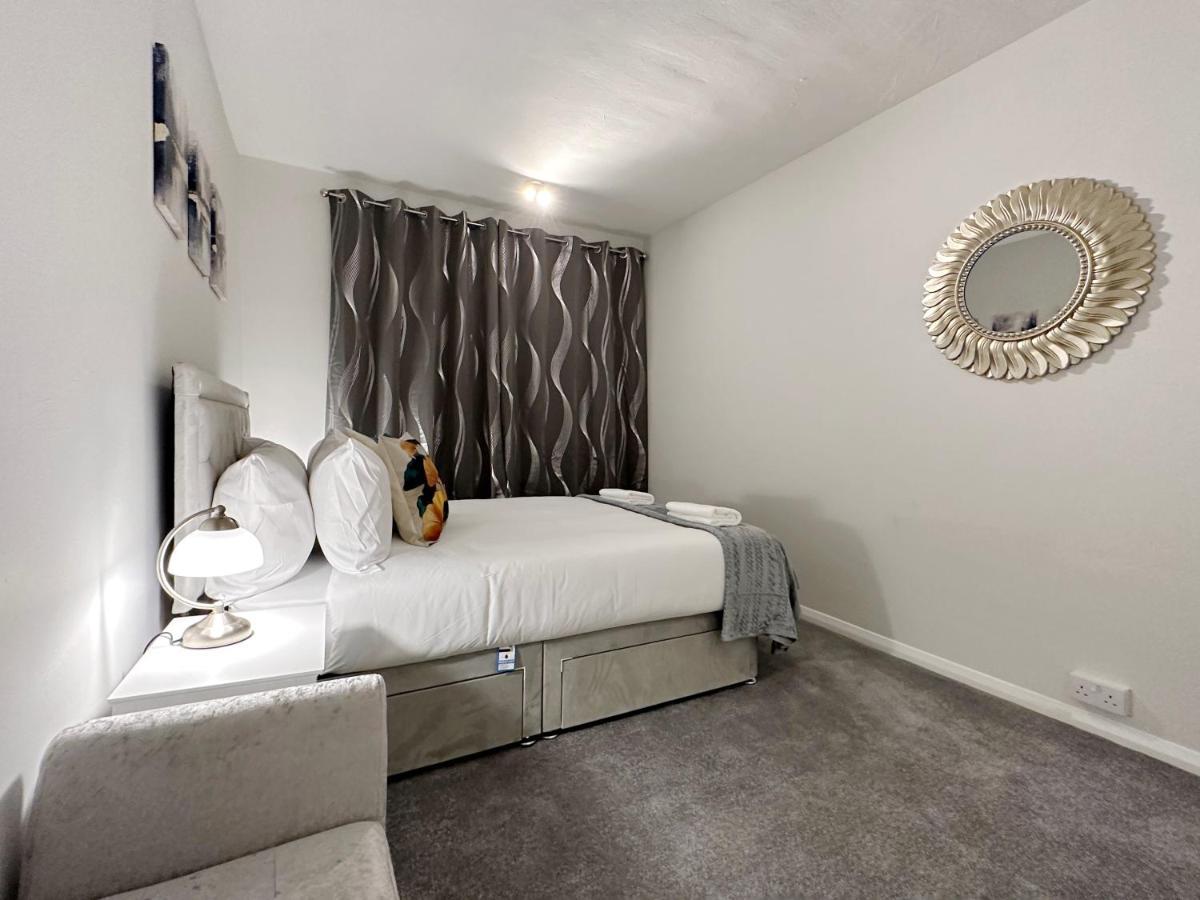 Leilighet Zoey Place Near Thames River - 2 Double Beds, 1 Single Bed, Spacious, Ideal For Families London