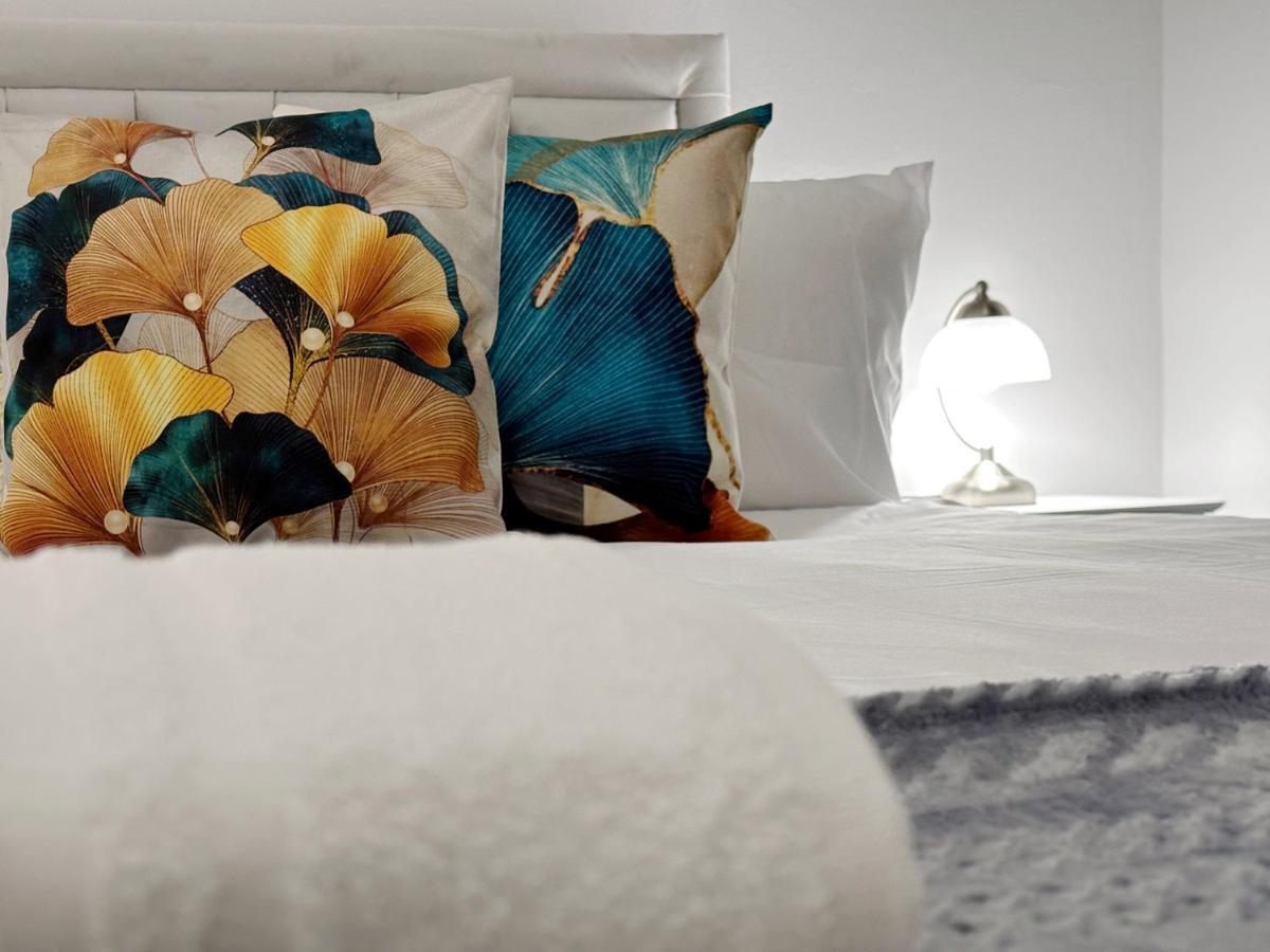 Zoey Place Near Thames River - 2 Double Beds, 1 Single Bed, Spacious, Ideal For Families Leilighet