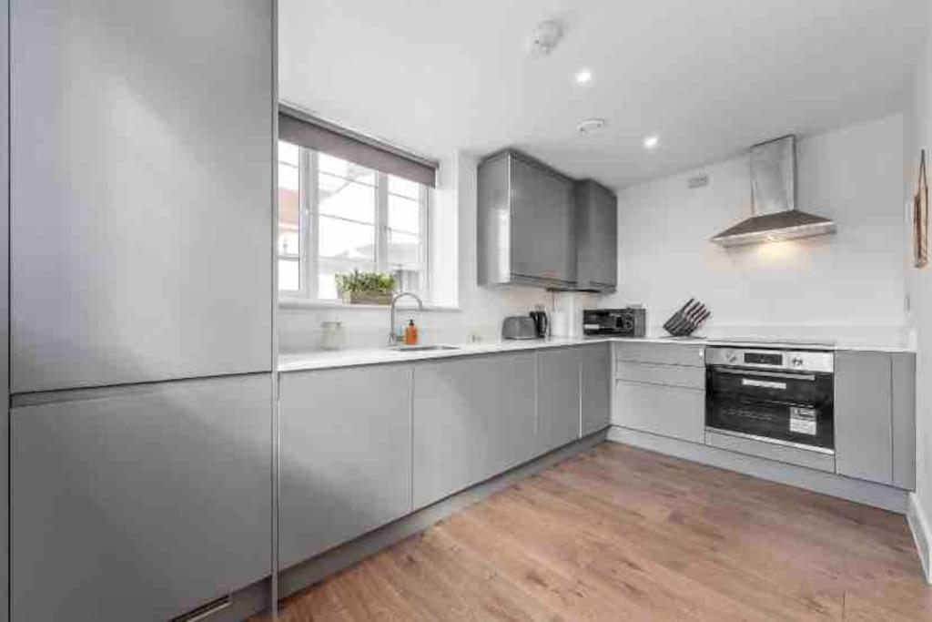 Cozy Flat Near Eye/ Victoria / Vauxhall * London