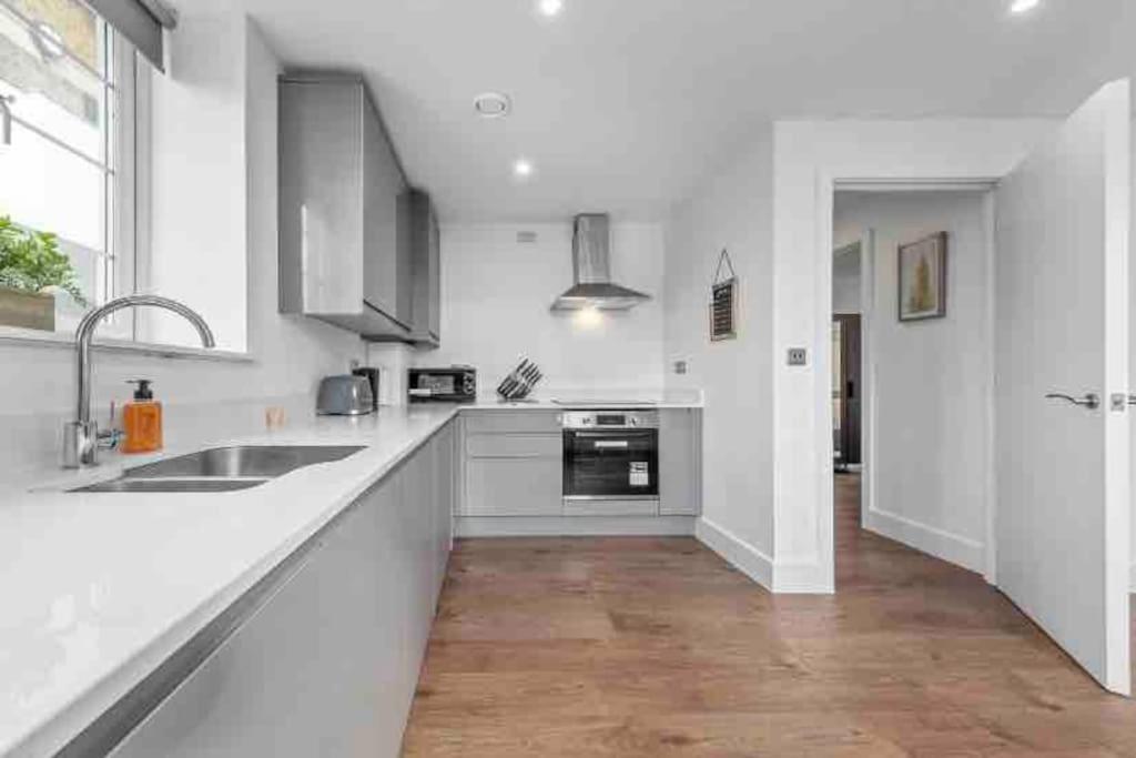Leilighet Cozy Flat Near Eye/ Victoria / Vauxhall *