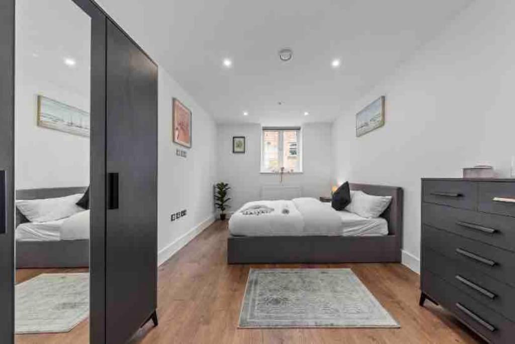Cozy Flat Near Eye/ Victoria / Vauxhall * London